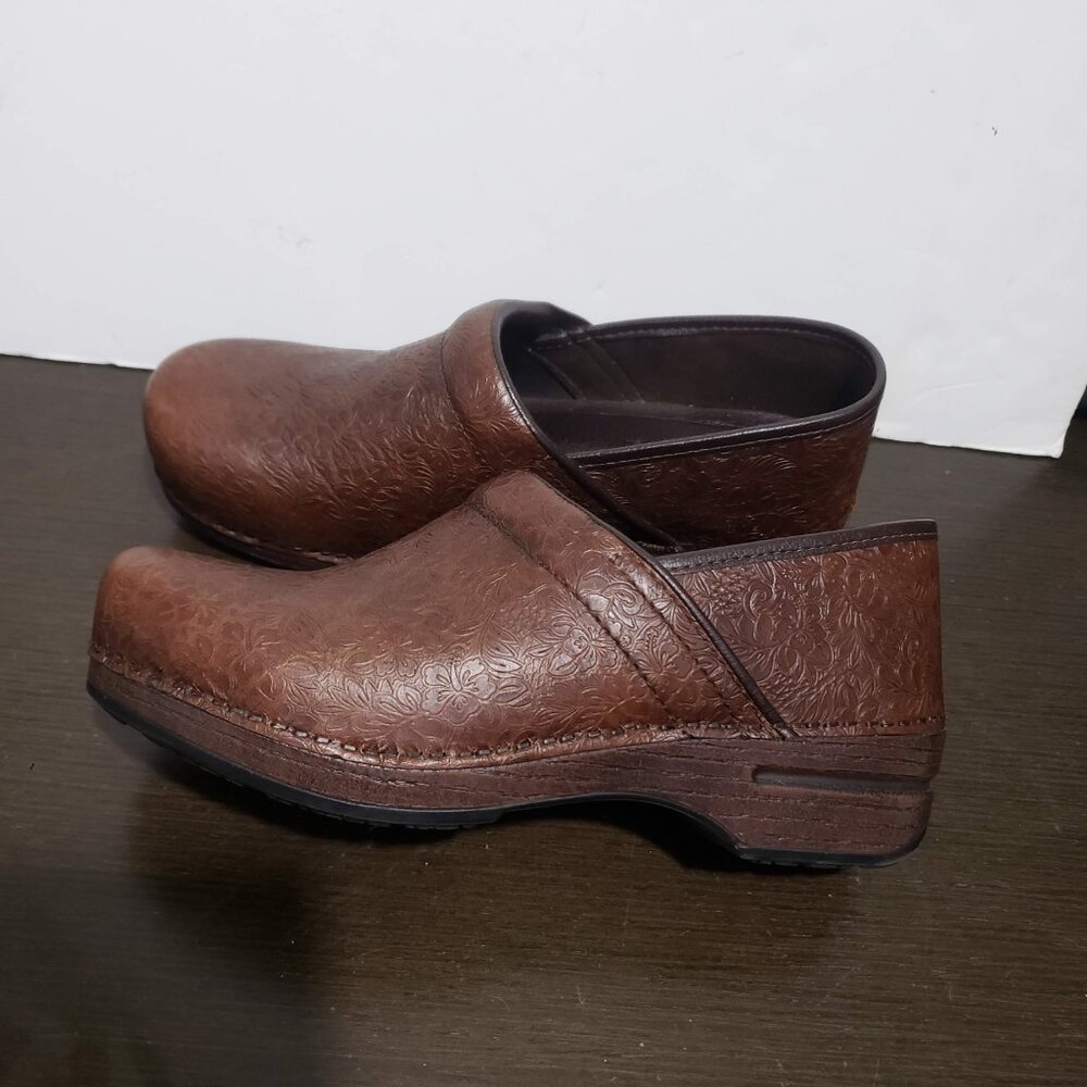 Dansko Professional Brown Leather Embossed Clogs Shoes US 10.5-11/EU 41 - Picture 7 of 14